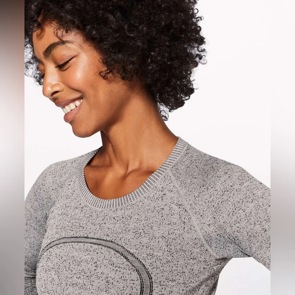 Lululemon Swiftly Tech Long Sleeve Crew in Ombre White / Dark Cast Size 8